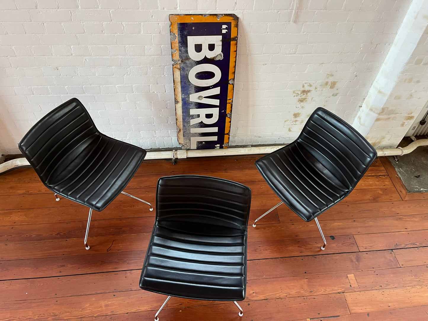 ARPER CATIFA 53 CHAIR LEATHER STUDIO : SWIVEL CHAIR - EIGHT AVAILABLE
