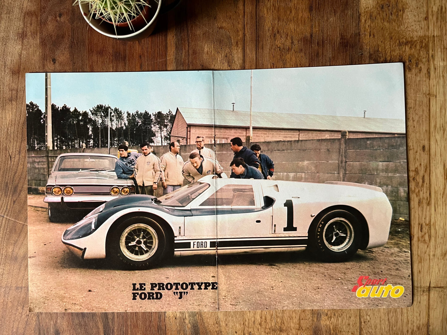 Vintage car Advertisement 1967 Ford J prototype