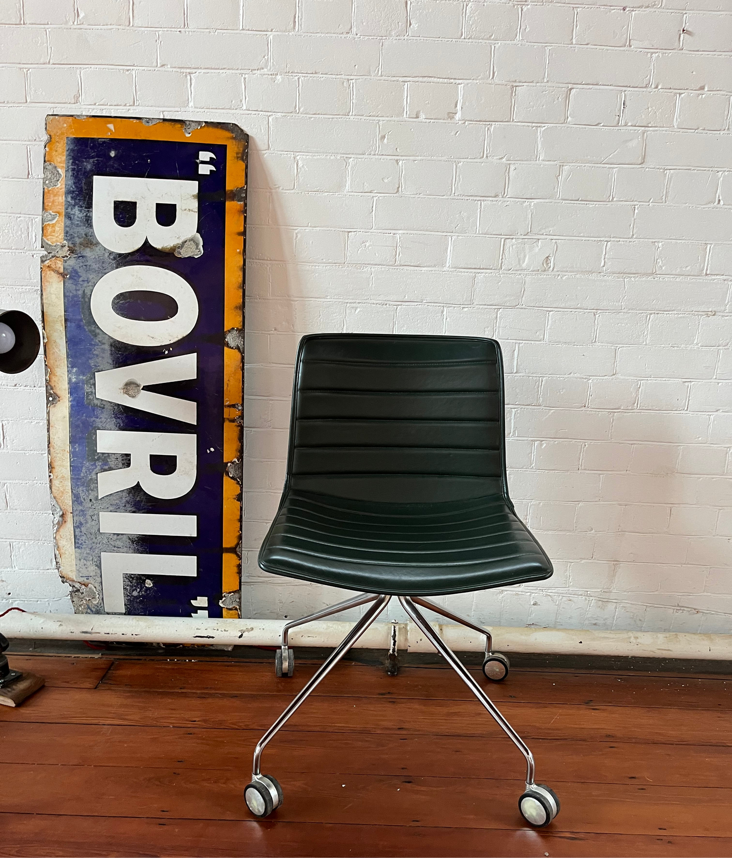 ARPER CATIFA 46 STUDIO / OFFICE CHAIR DARK GREEN LEATHER