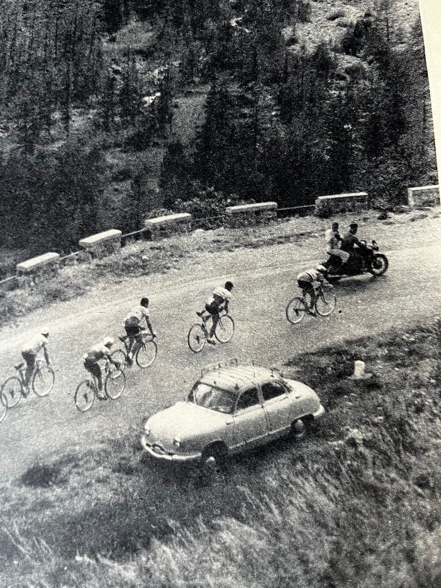 Vintage Tour de France cycling print “Le tour devant des verites” c1963