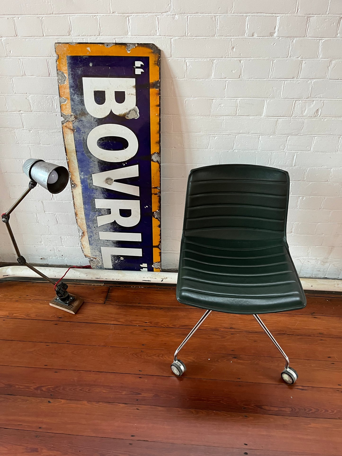 ARPER CATIFA 46 STUDIO / OFFICE CHAIR DARK GREEN LEATHER