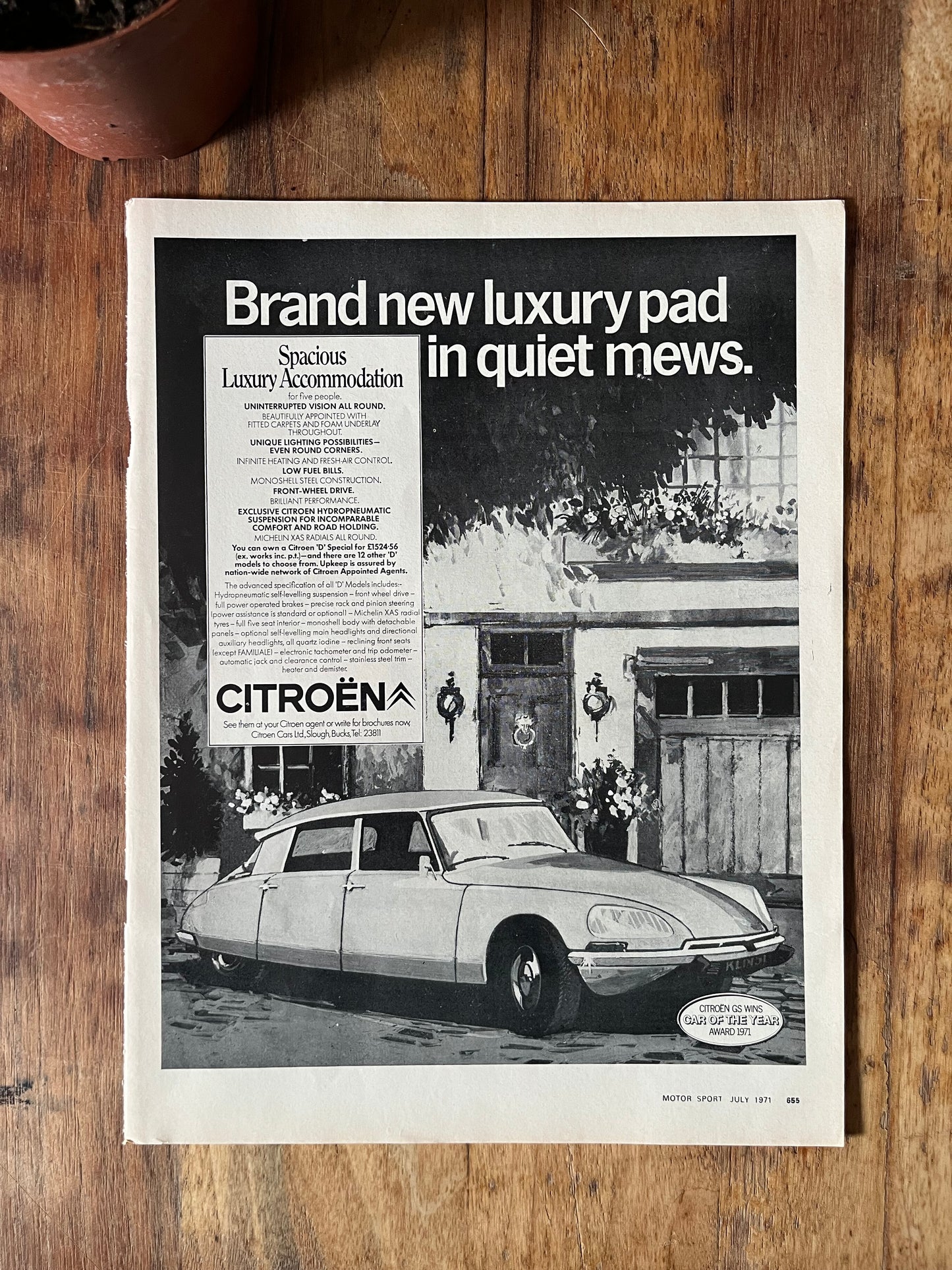 Vintage Citroen DS advertisement