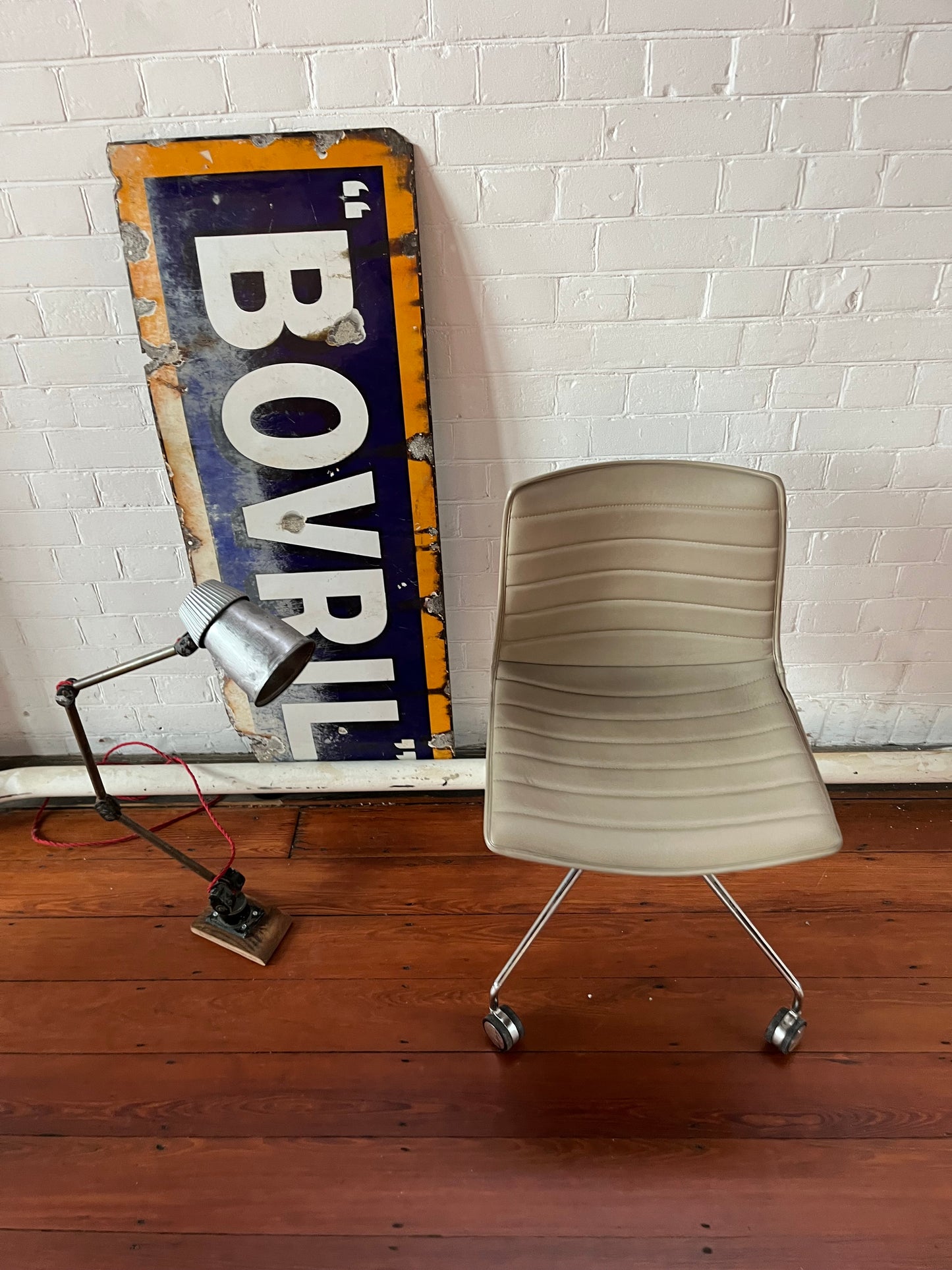 ARPER CATIFA 46 STUDIO / OFFICE CHAIRS MUSHROOM LEATHER
