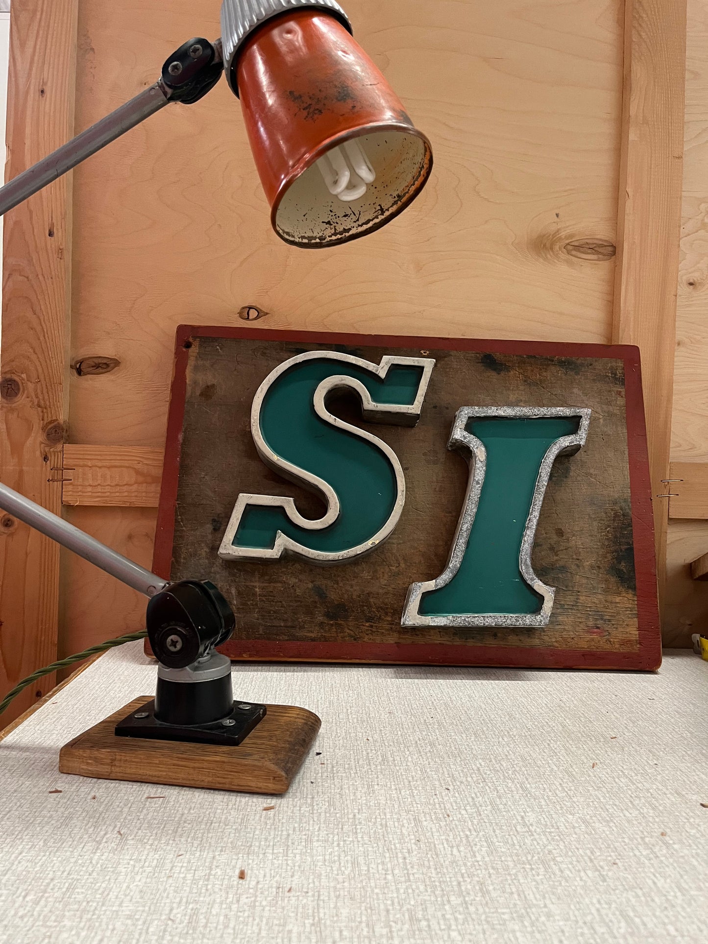 “Si”1960s shop lettering - Cast alloy