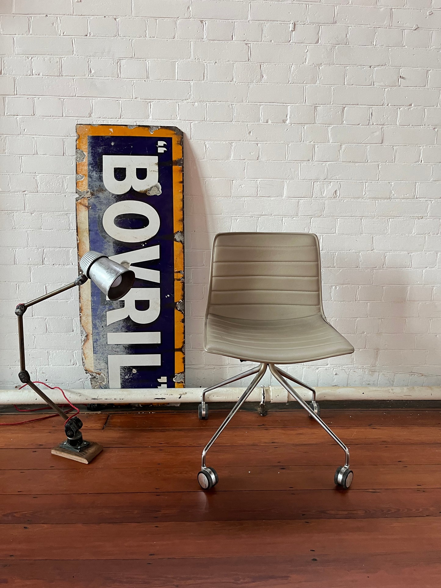 ARPER CATIFA 46 STUDIO / OFFICE CHAIRS MUSHROOM LEATHER
