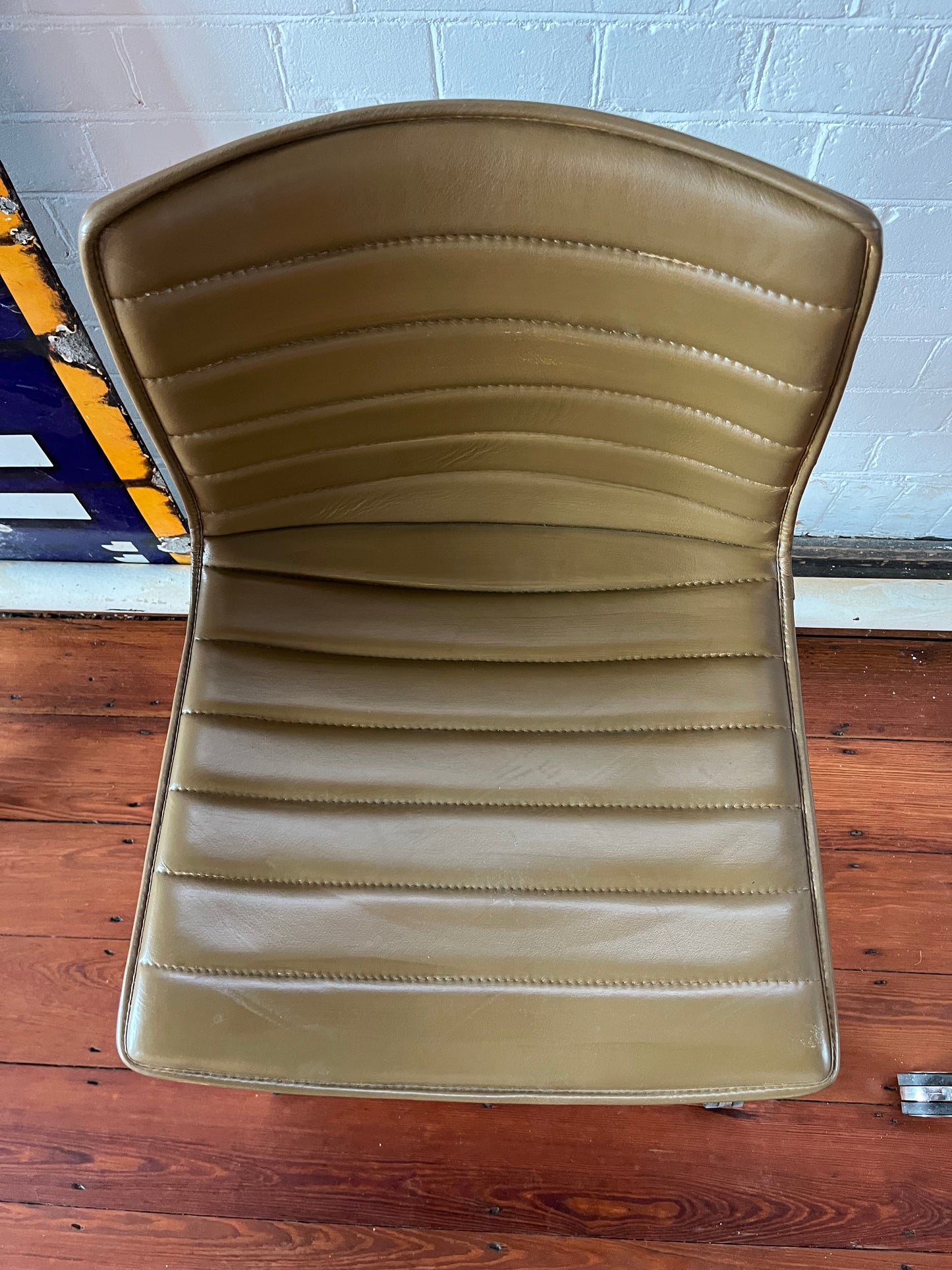 Arper Catifa 46 leather studio / office chair - Camel