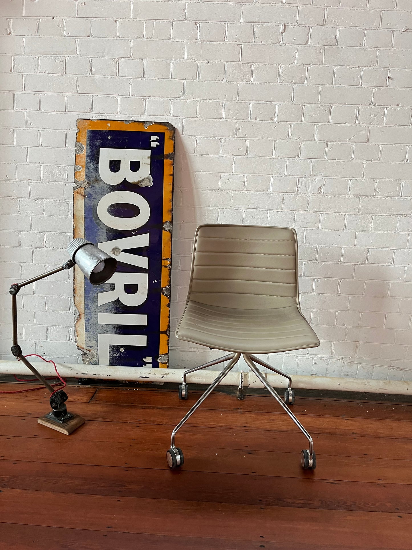 ARPER CATIFA 46 STUDIO / OFFICE CHAIRS MUSHROOM LEATHER