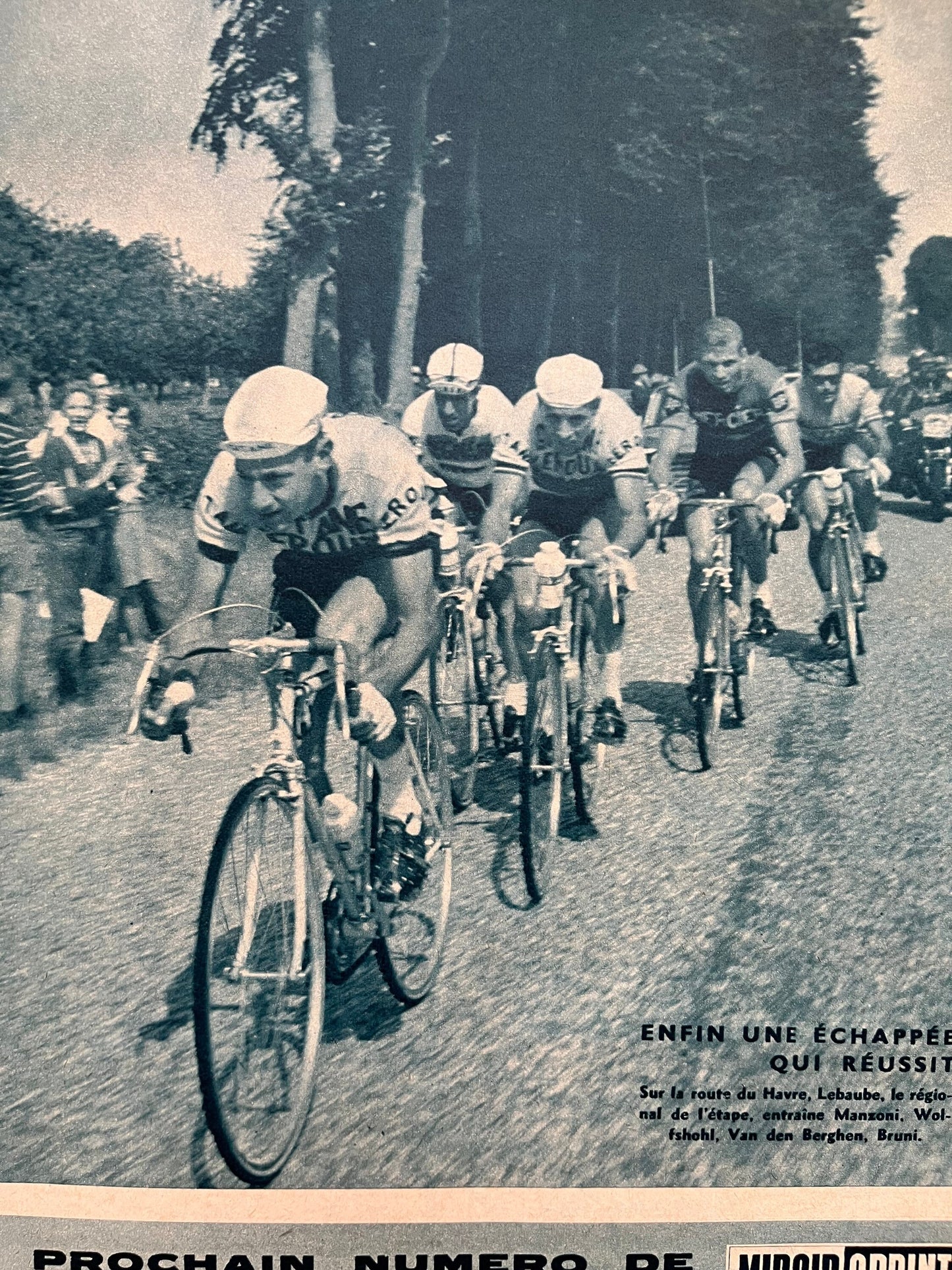 Vintage Tour de France cycling print - 1962