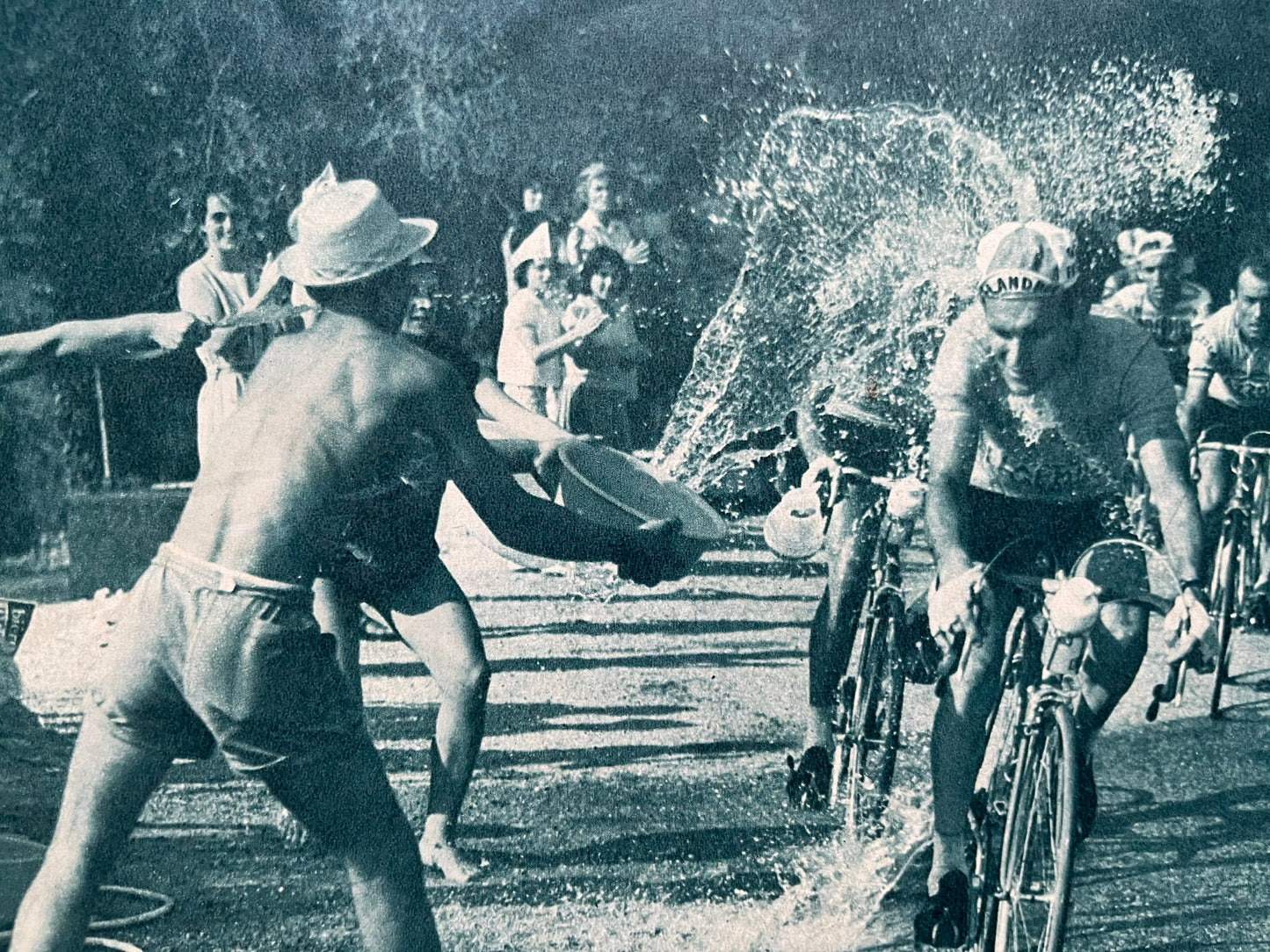 Vintage Tour de France cycling print - 1961