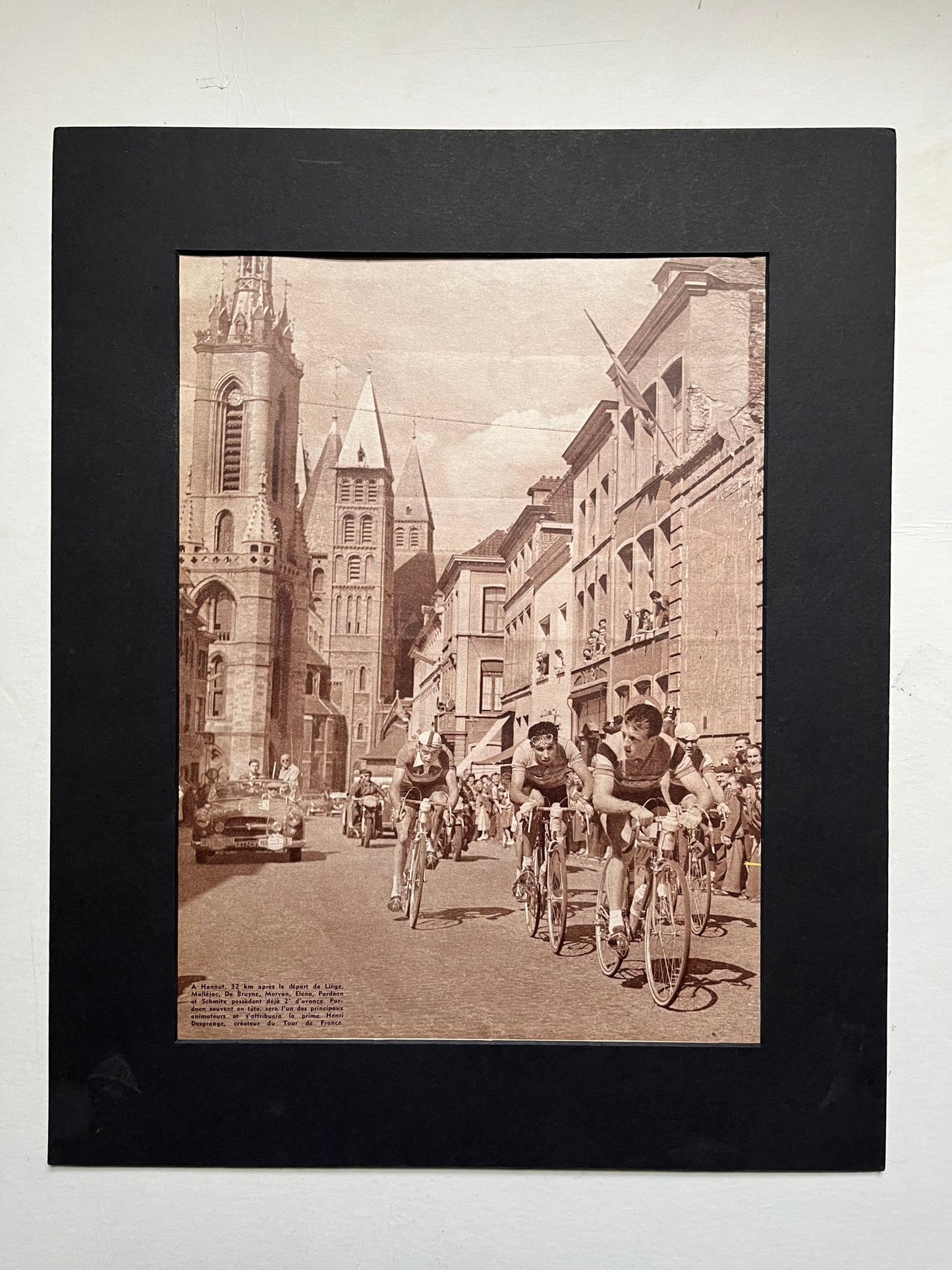 Vintage Cycling Print - Hannut Tour de France Peloton, Original, 1950s