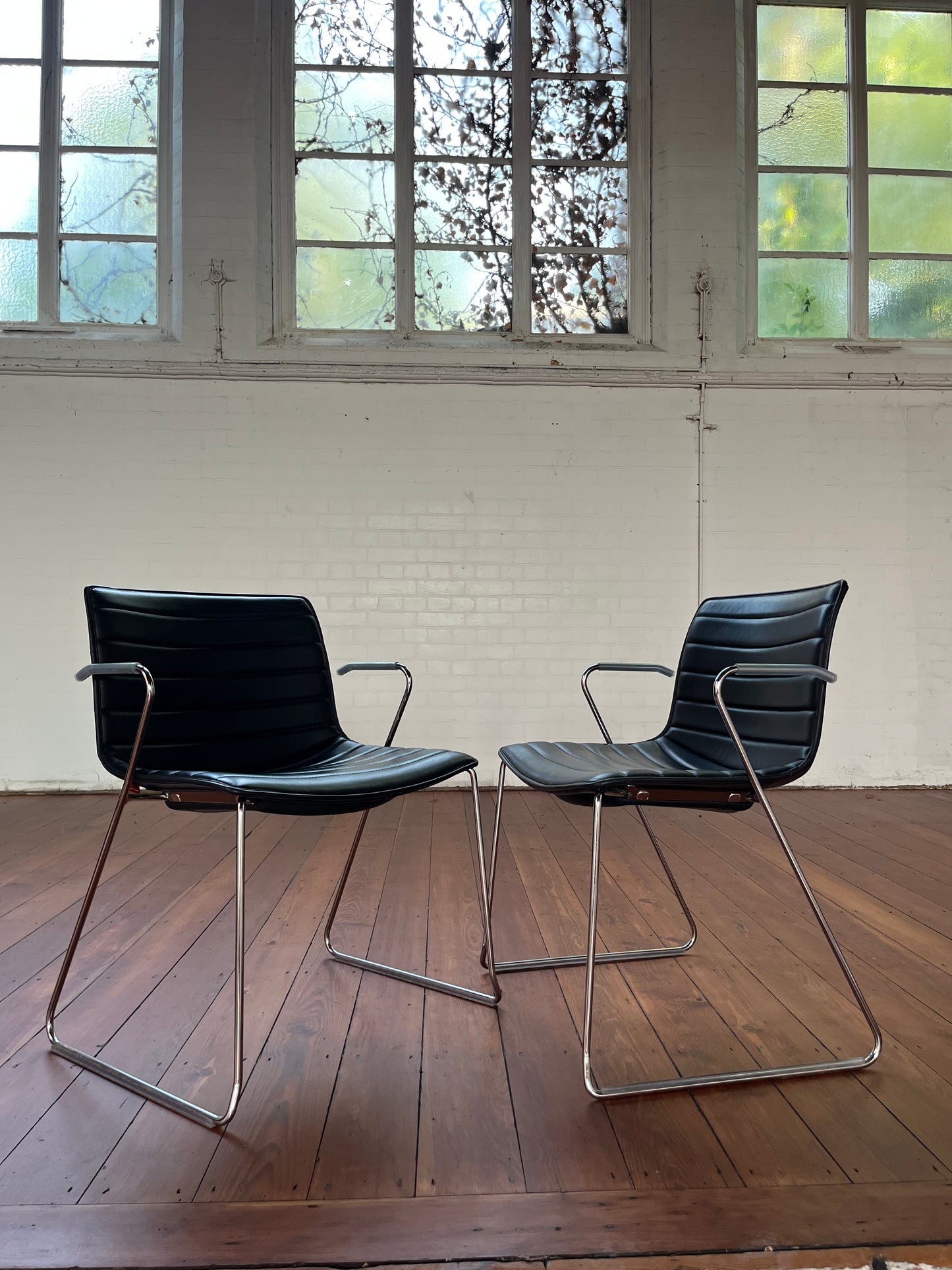 ARPER CATIFA 53 STUDIO CHAIR BLACK  LEATHER