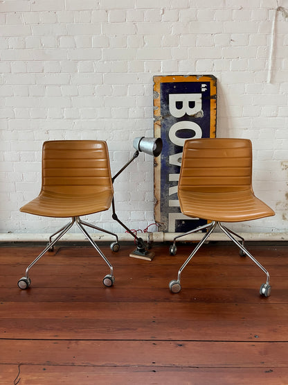 Arper Catifa 46 leather studio / office chair - Tan