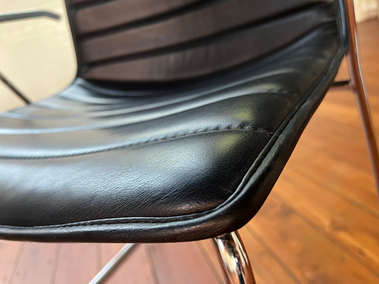 ARPER CATIFA 53 CHAIR  BLACK  LEATHER STUDIO / OFFICE / DINING