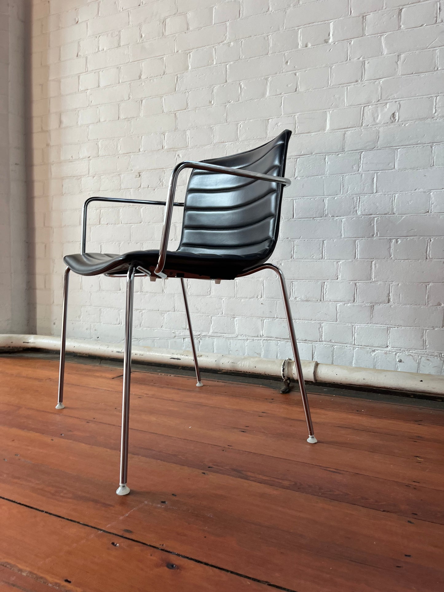 ARPER CATIFA 53 CHAIR  BLACK  LEATHER STUDIO / OFFICE / DINING