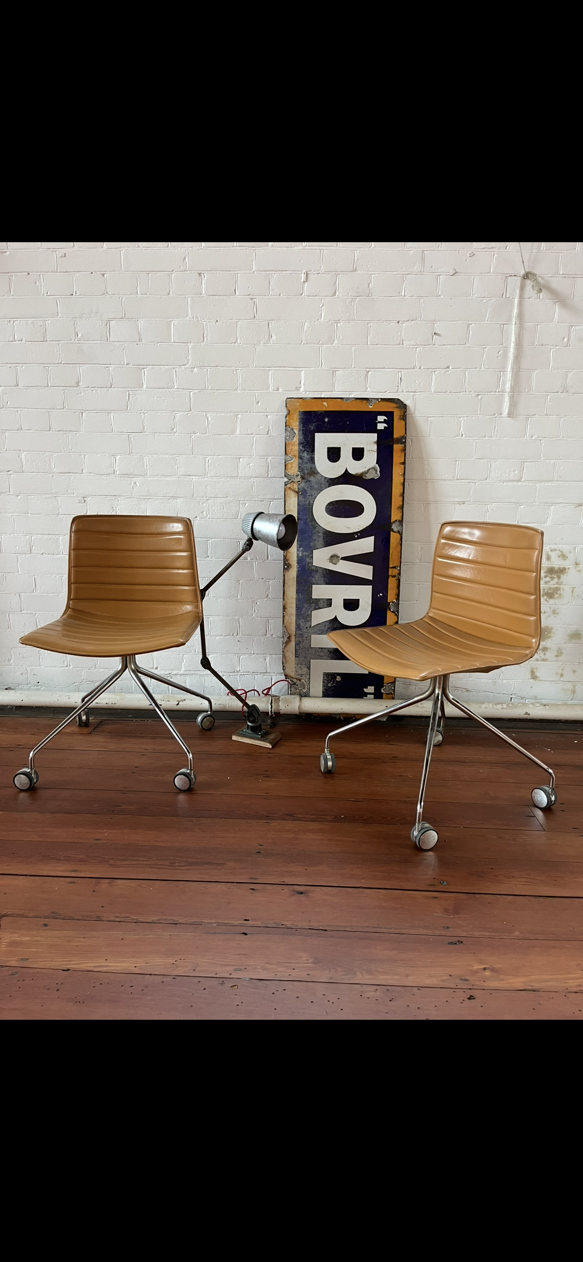 Arper Catifa 46 leather studio / office chair - Tan