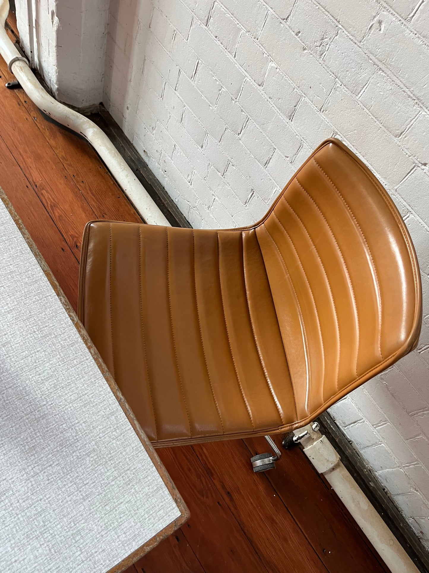 Arper Catifa 46 leather studio / office chair - Tan