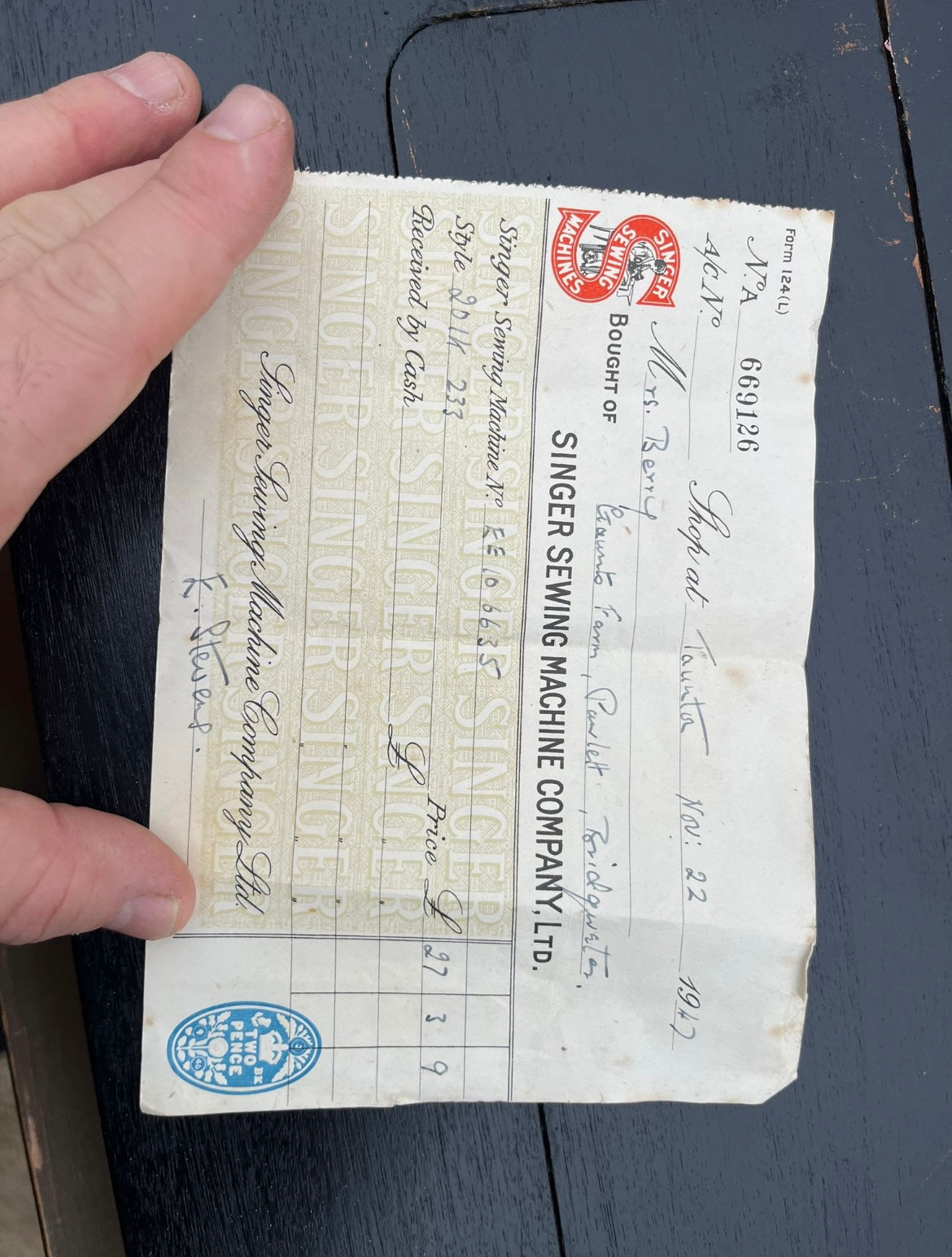 Singer sewing machine desk
Modernist c1947