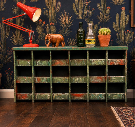 Industrial pigeon hole storage unit