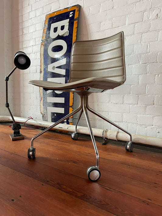 ARPER CATIFA 46 STUDIO / OFFICE CHAIRS MUSHROOM LEATHER