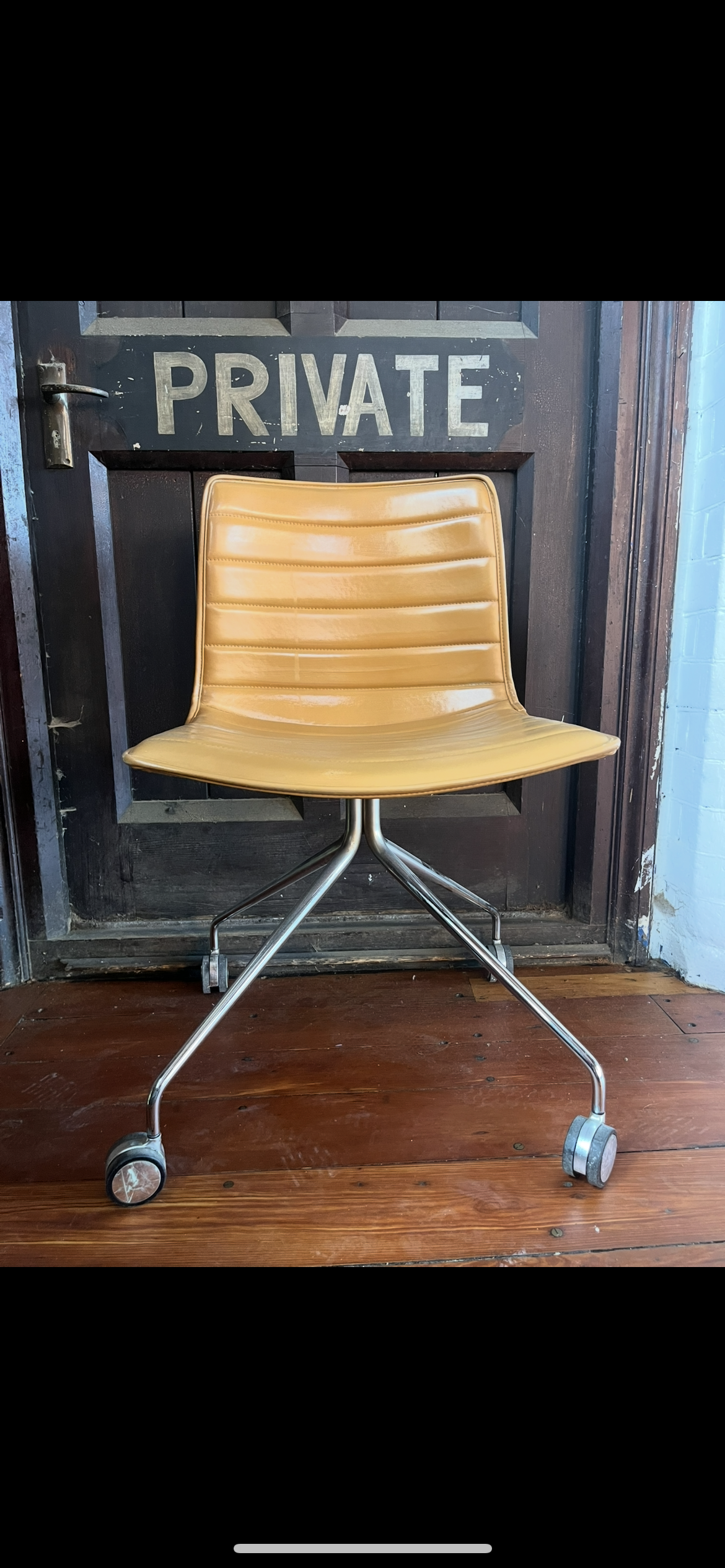 Arper Catifa 46 leather studio / office chair - Tan