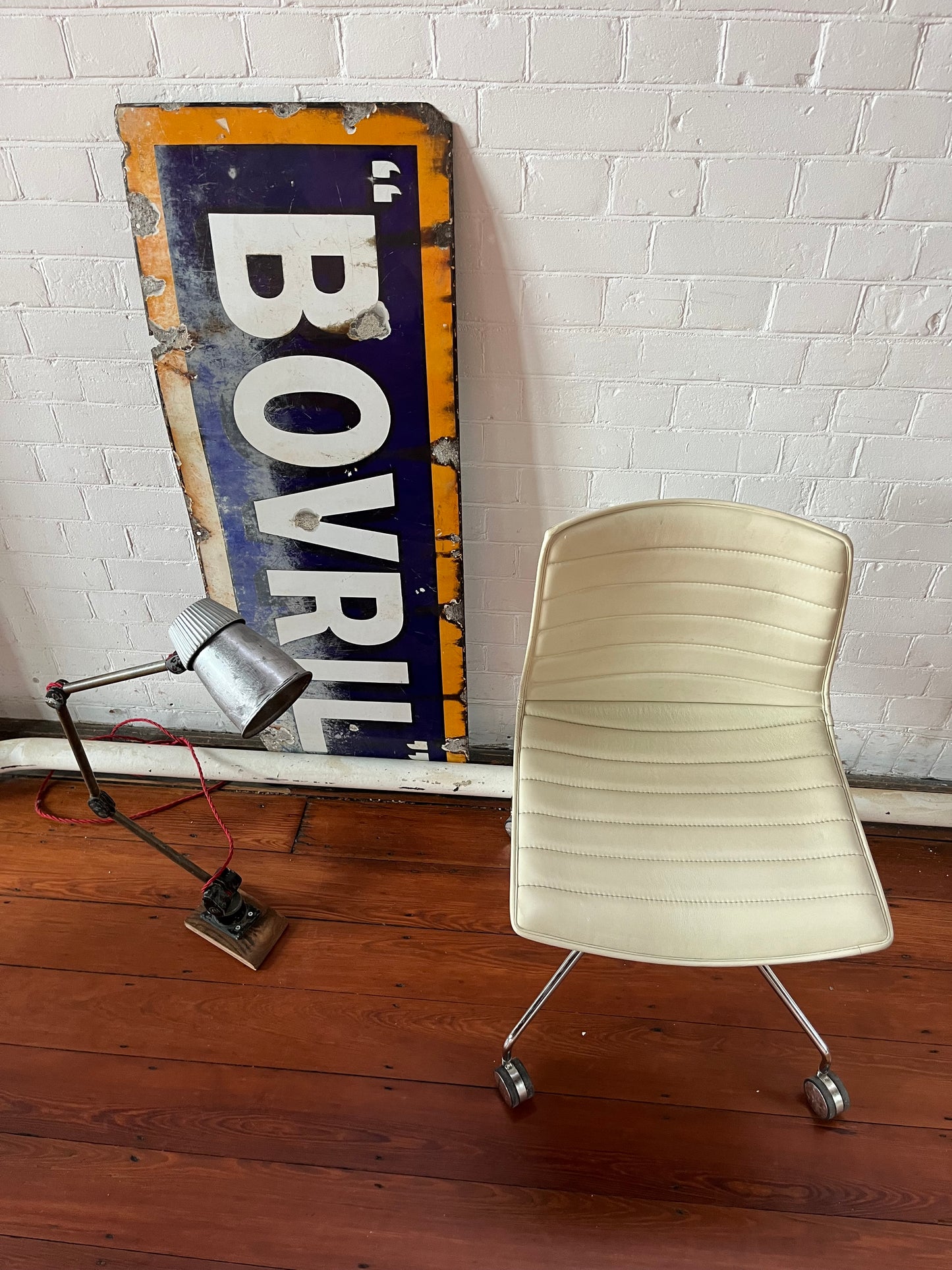 ARPER CATIFA 46 STUDIO / OFFICE CHAIRS CREAM LEATHER