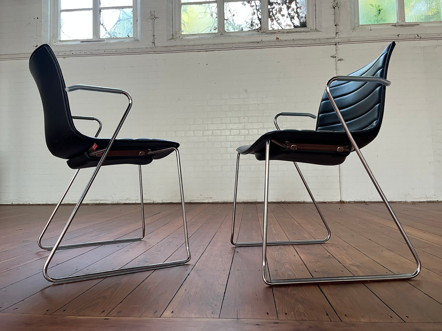 ARPER CATIFA 53 STUDIO CHAIR BLACK  LEATHER
