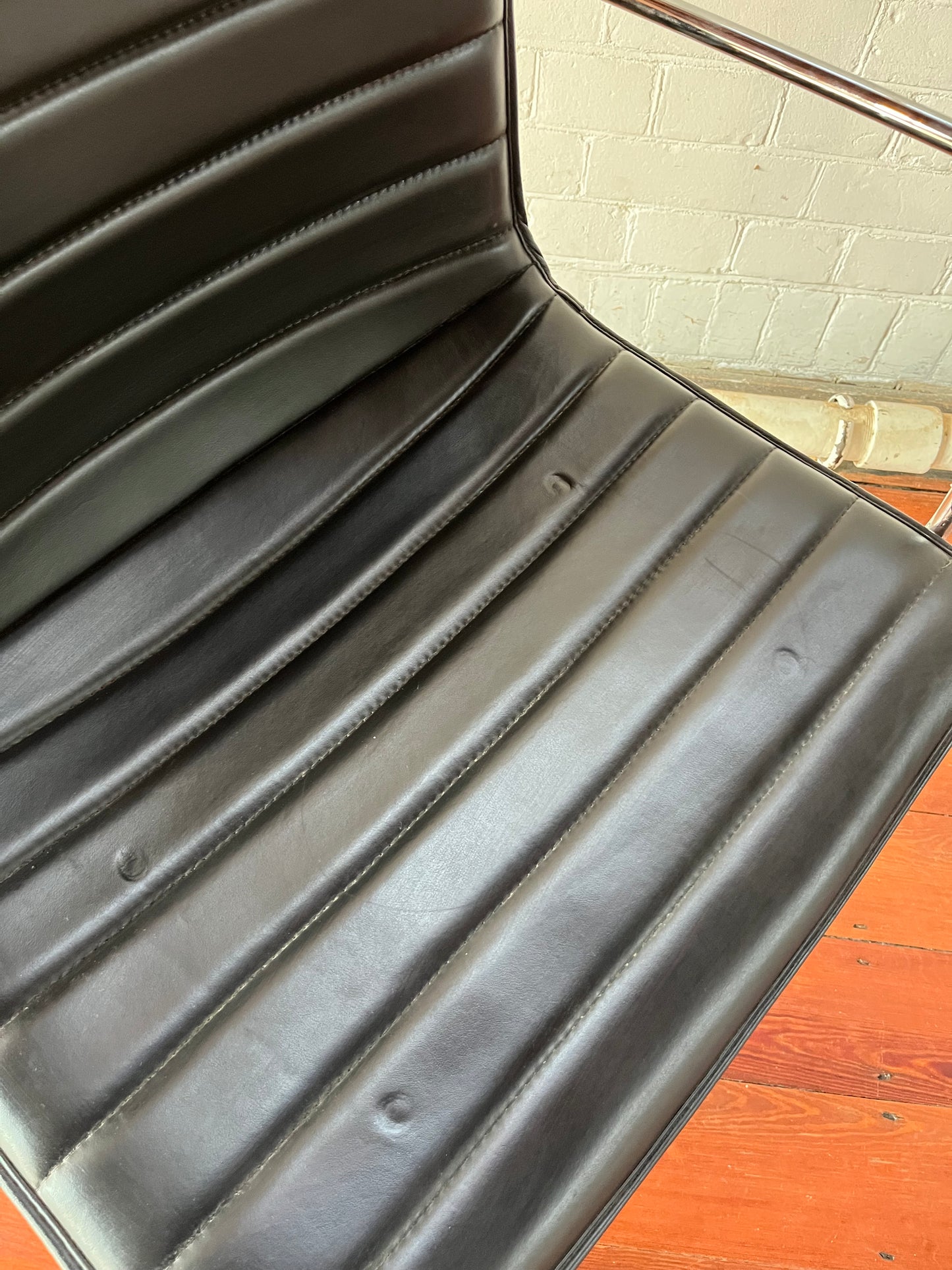 ARPER CATIFA 53 CHAIR  BLACK  LEATHER STUDIO / OFFICE / DINING