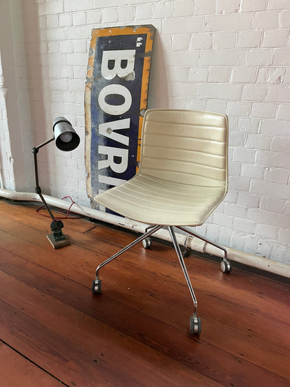 ARPER CATIFA 46 STUDIO / OFFICE CHAIRS CREAM LEATHER