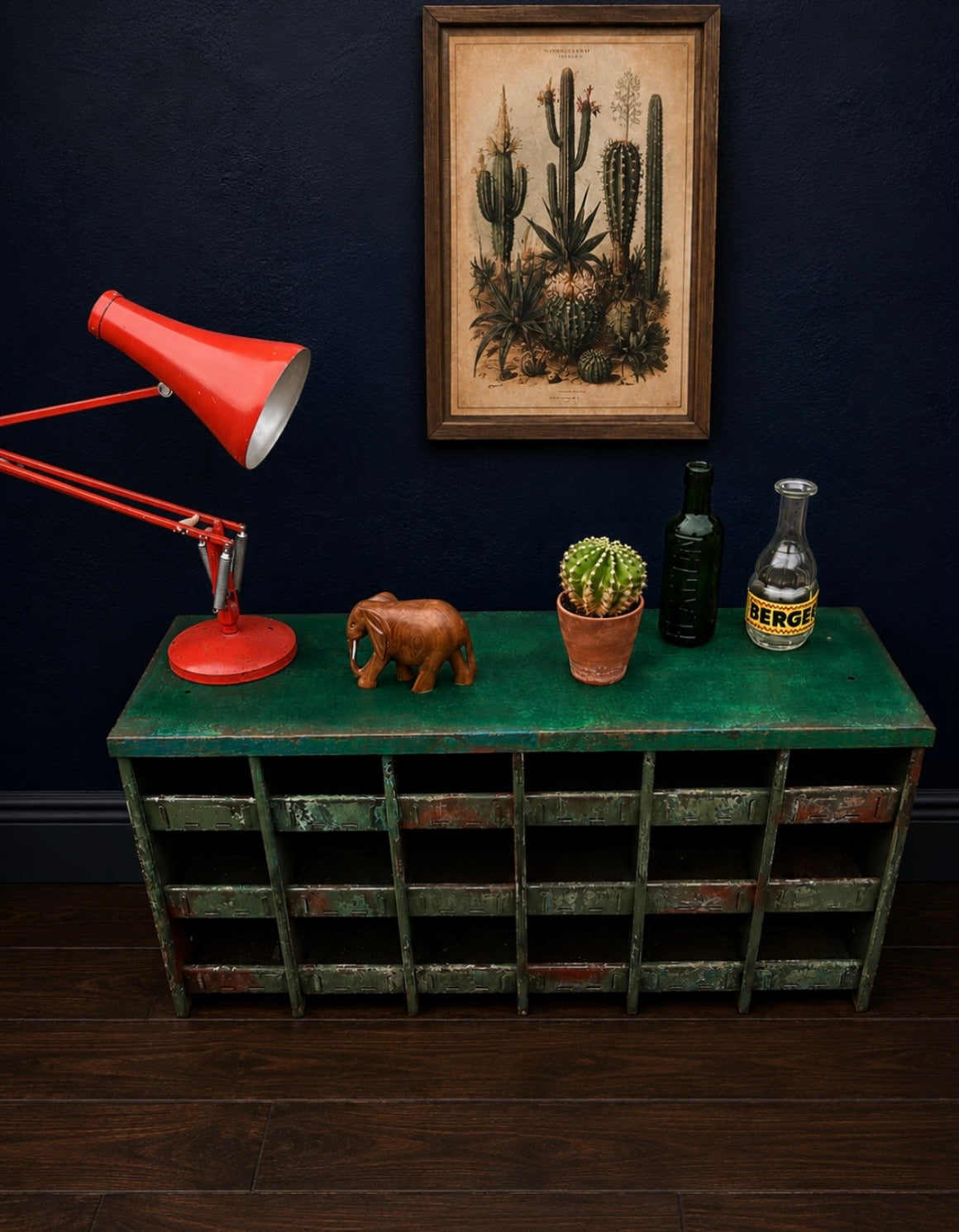Industrial pigeon hole storage unit