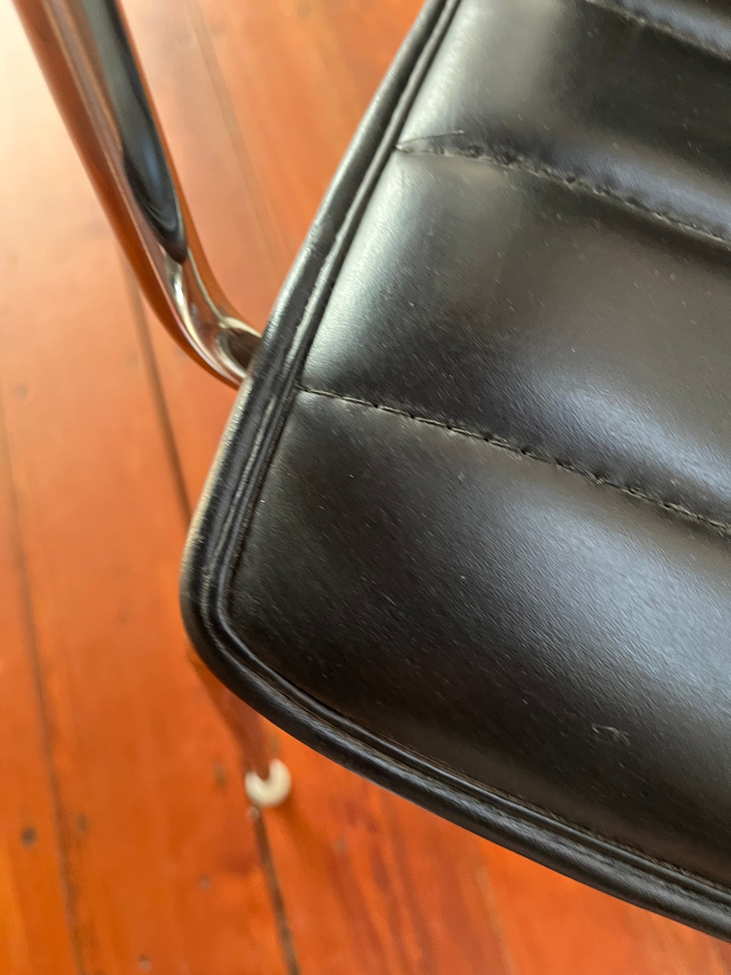 ARPER CATIFA 53 CHAIR  BLACK  LEATHER STUDIO / OFFICE / DINING