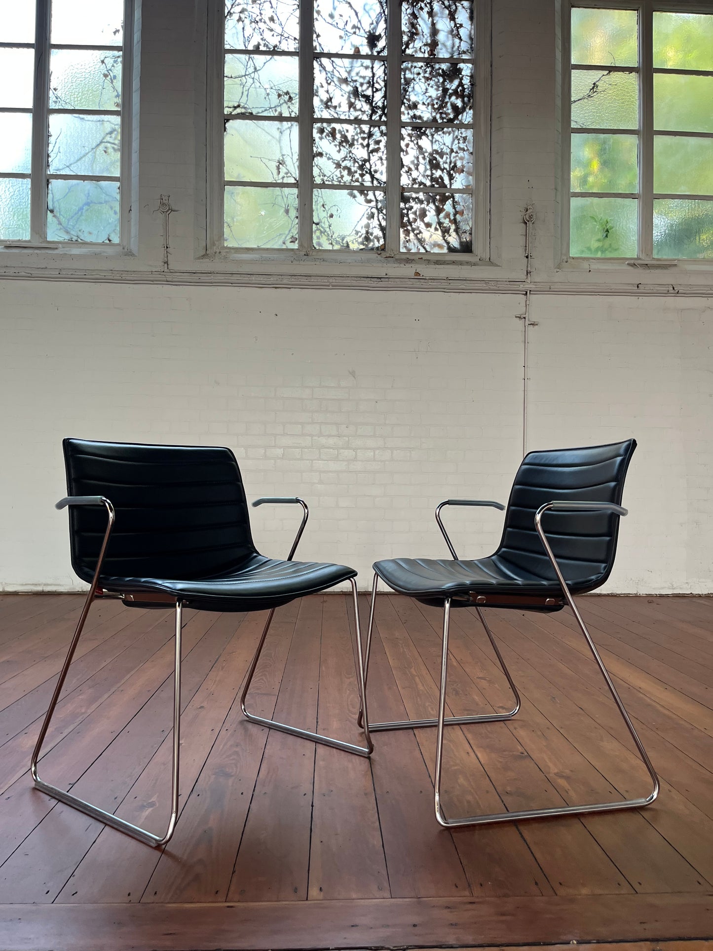 ARPER CATIFA 53 STUDIO CHAIR BLACK  LEATHER