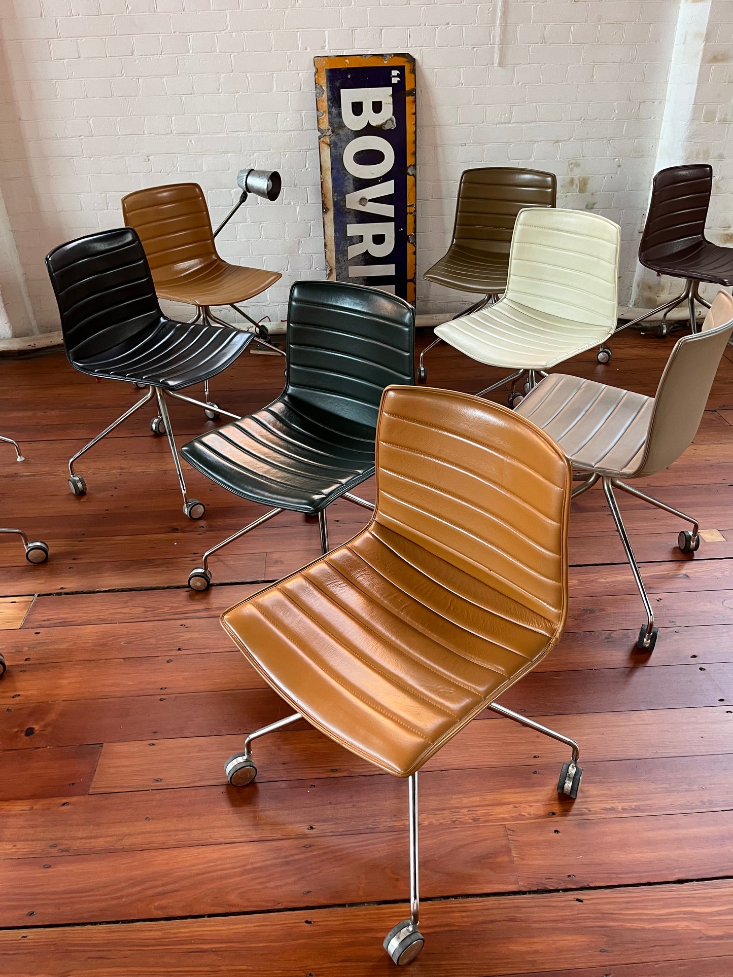 Arper Catifa 46 leather studio / office chair - Tan