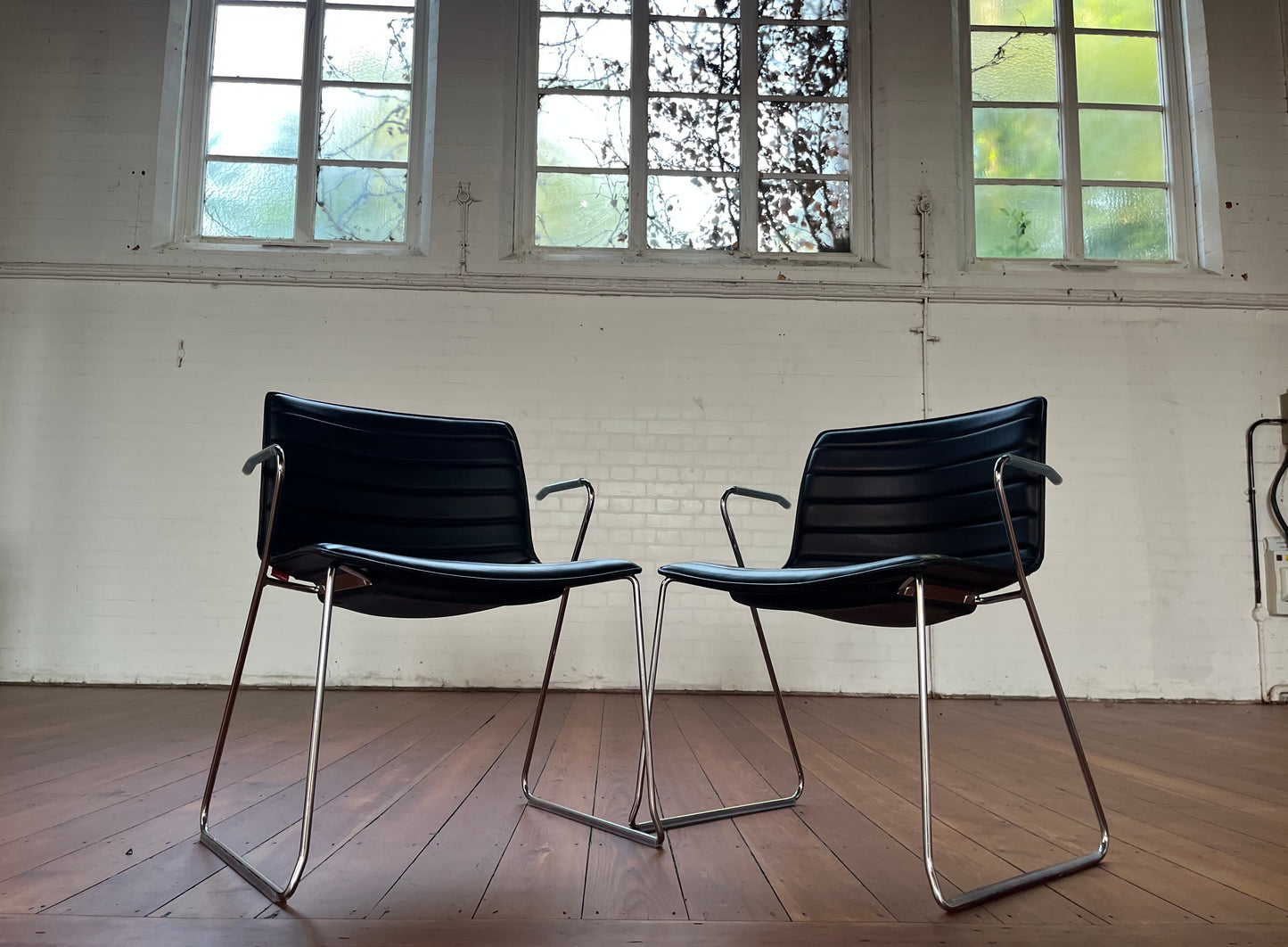 ARPER CATIFA 53 STUDIO CHAIR BLACK  LEATHER