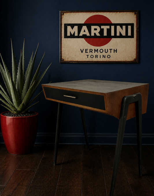 Singer sewing machine desk
Modernist c1947