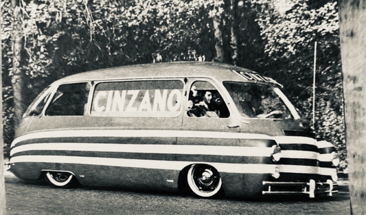 Vintage Cinzano Tour de France vehicle French 1950 - Renault Heuliez - slammed