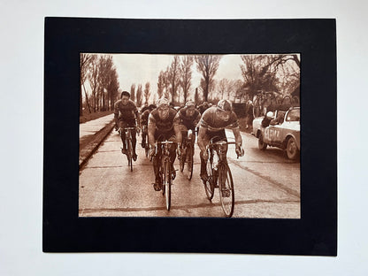 Vintage Cycling Print - Paris-Roubaix Race, Roger Rivière Rik van Looy, Original 1959