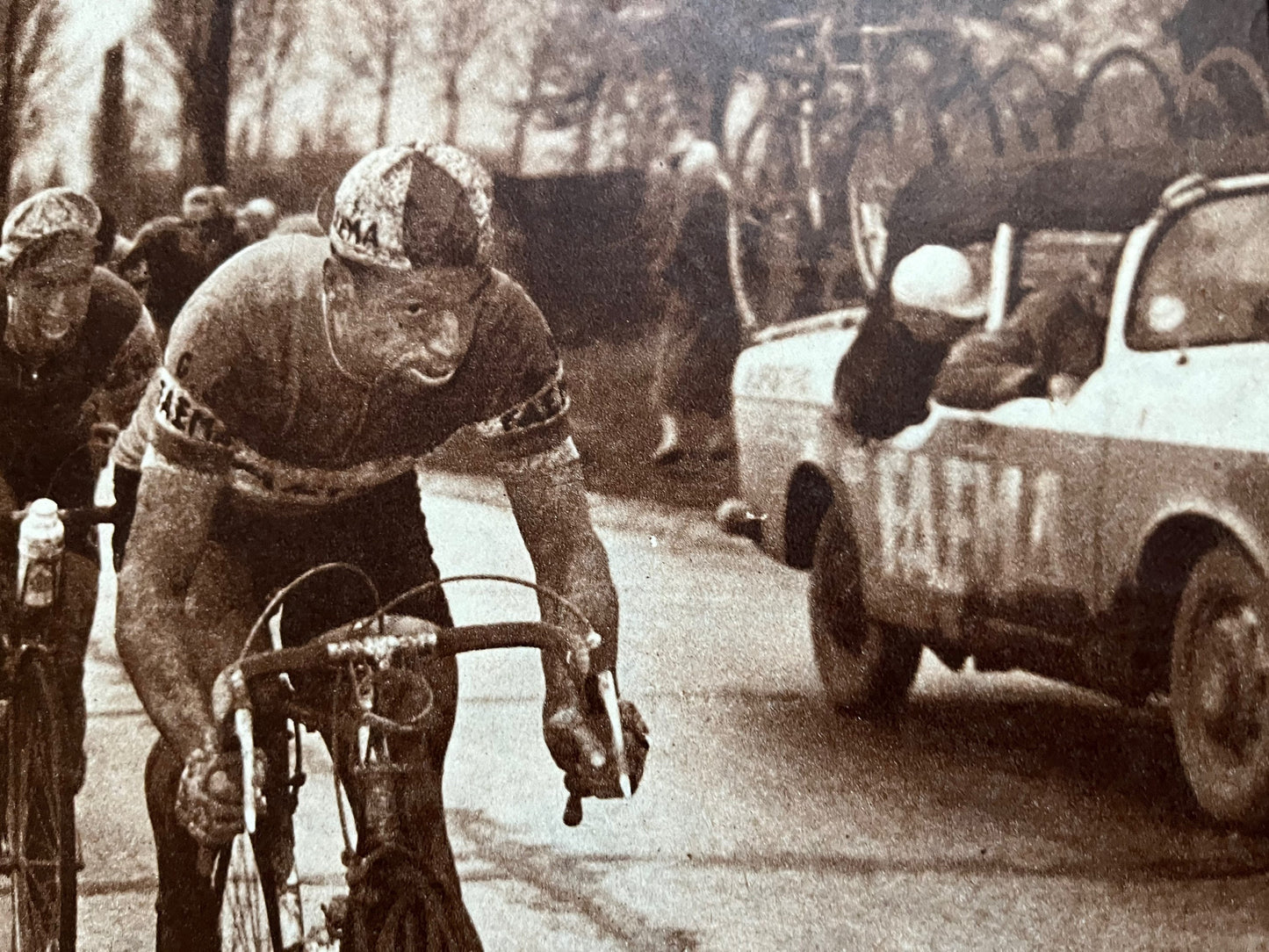 Vintage Cycling Print - Paris-Roubaix Race, Roger Rivière Rik van Looy, Original 1959