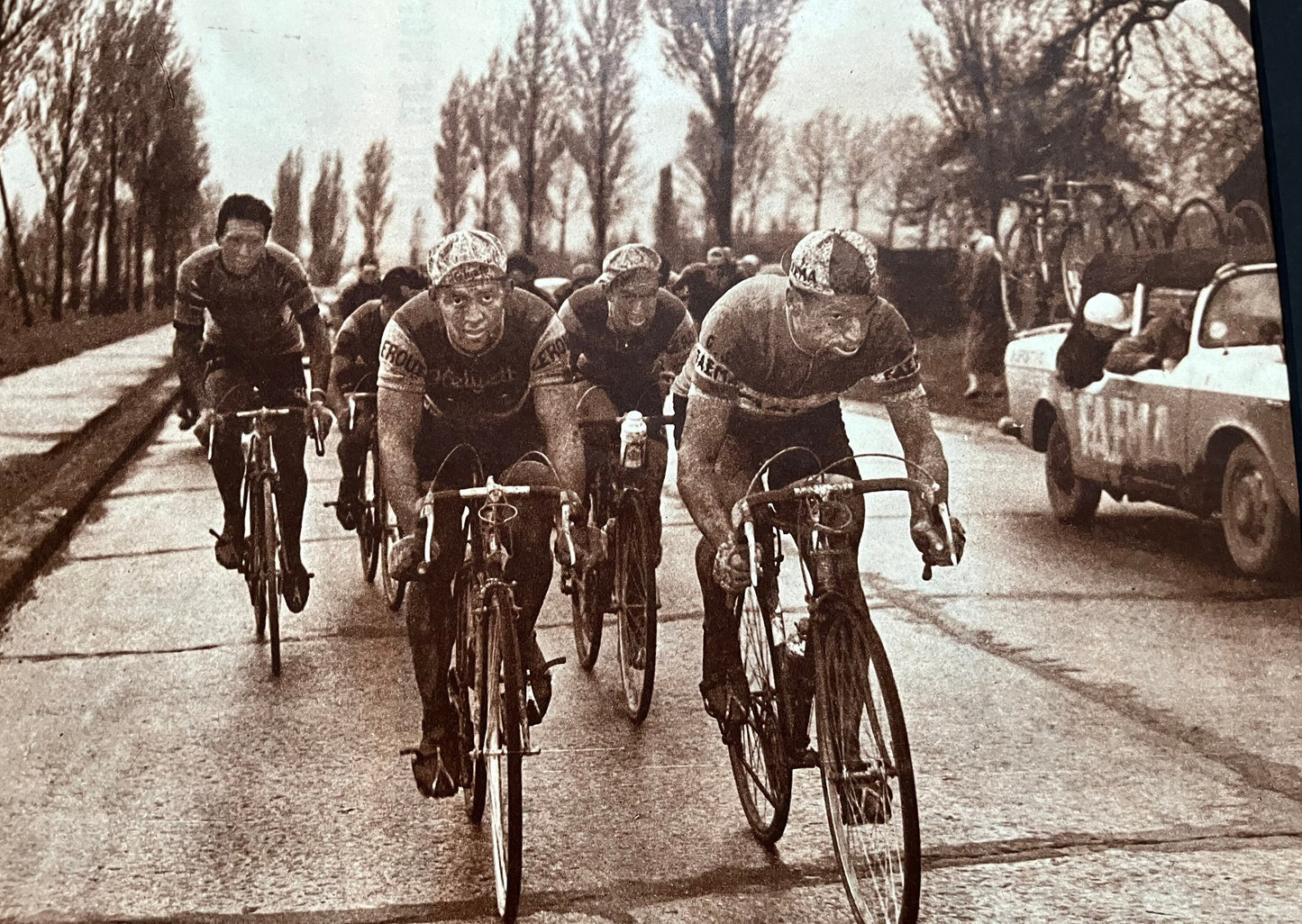 Vintage Cycling Print - Paris-Roubaix Race, Roger Rivière Rik van Looy, Original 1959